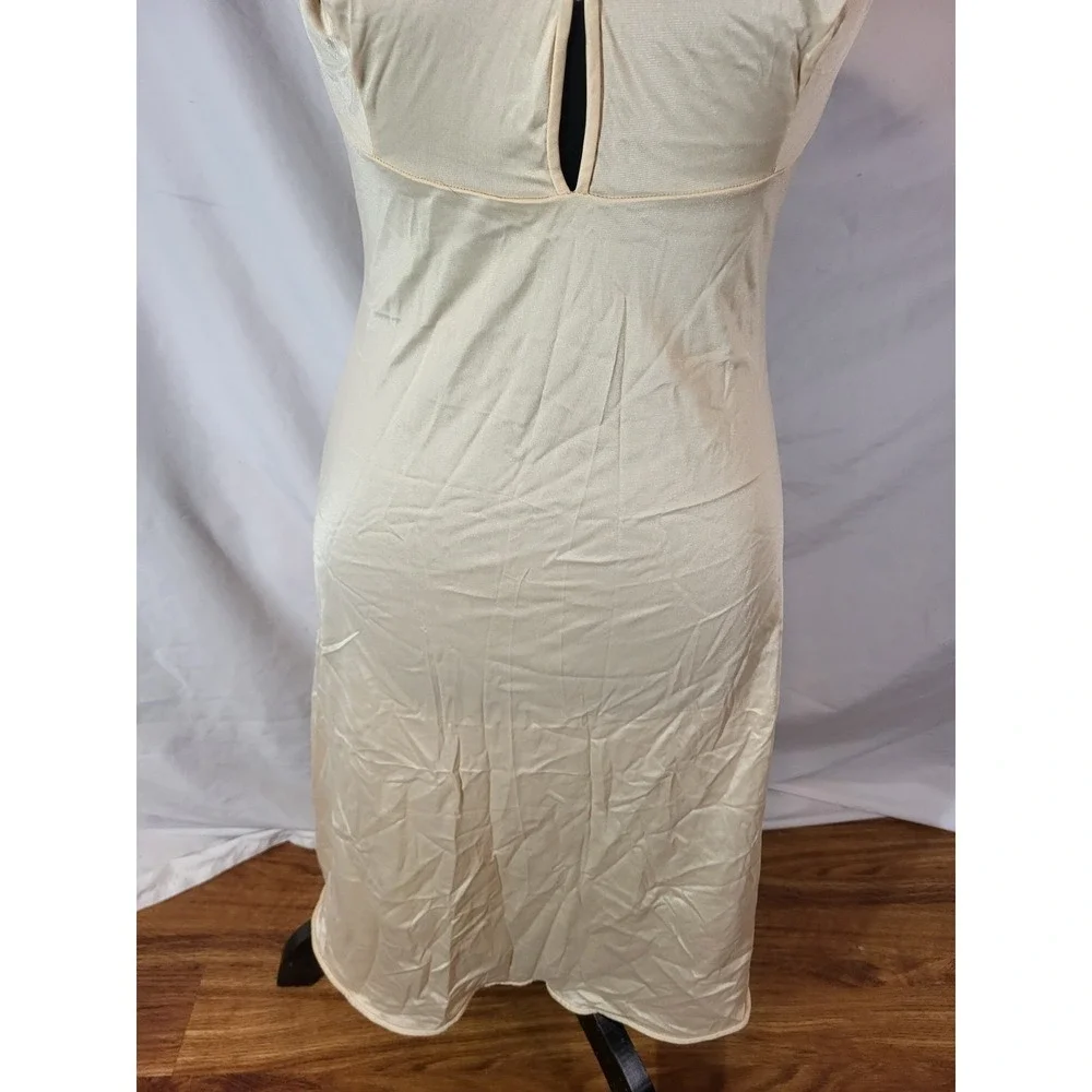 Vintage Valisere Beige Nylon Beige Keyhole Full‎ Slip Dress Size Small